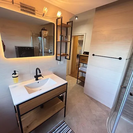 Einliegerwohnung In Einer Traumvilla Lejlighed *