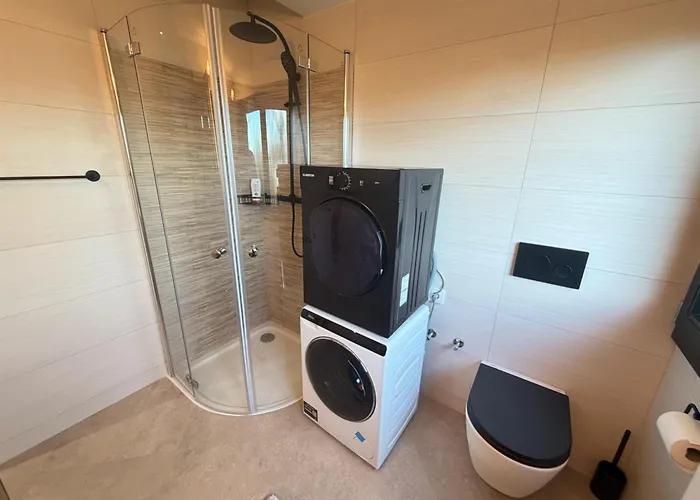 Einliegerwohnung In Einer Traumvilla *