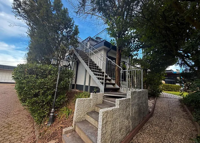 Einliegerwohnung In Einer Traumvilla * Bergisch Gladbach