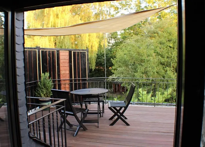 Einliegerwohnung In Einer Traumvilla * Bergisch Gladbach